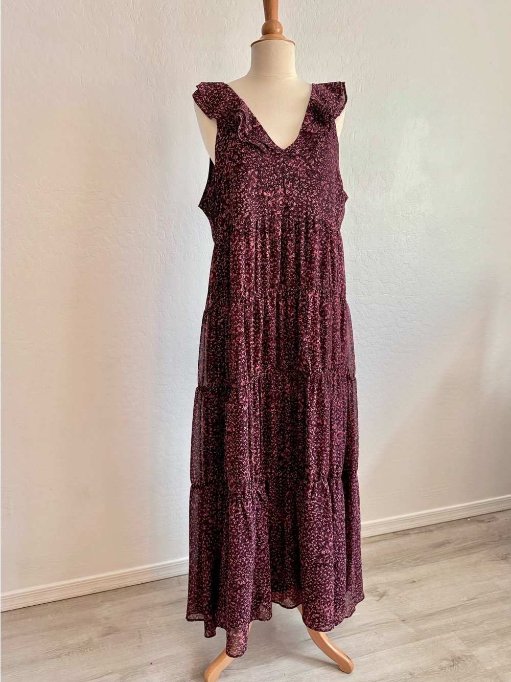 Chelsea28 Plum Floral Ruffle-Shoulder Maxi Dress - Picture 4 of 13